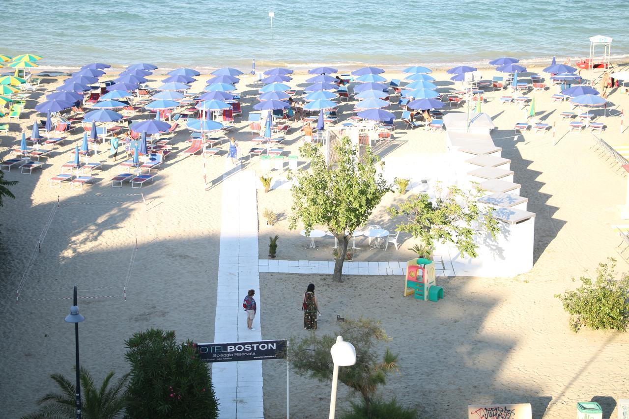 Hotel Boston Alba Adriatica Exterior foto