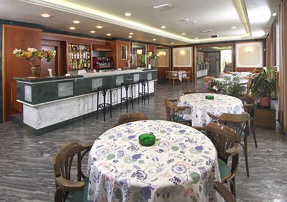 Hotel Boston Alba Adriatica Exterior foto